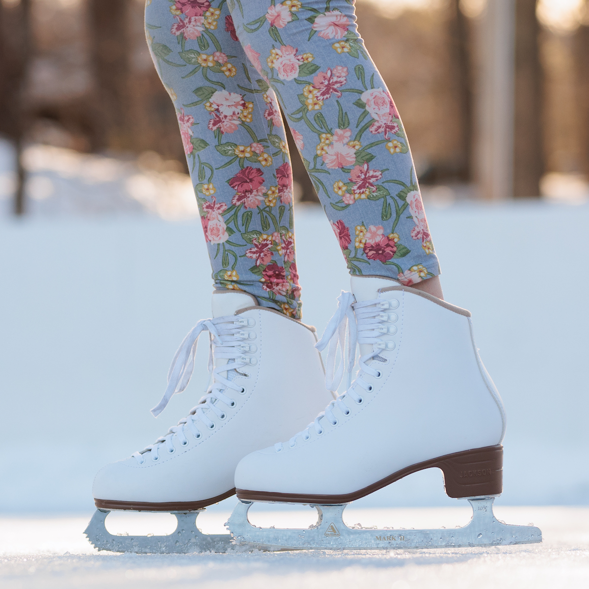 An image of an ice skater.
